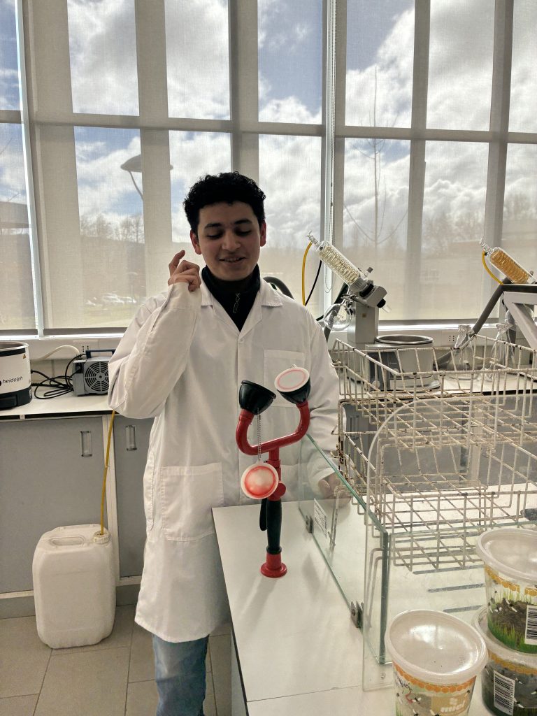 Presidente del Centro de Estudiantes de carrera de Química y Farmacia destaca condiciones y proyección académica