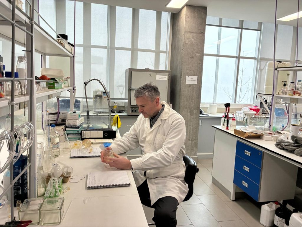 Doctor Mariano Pertino desarrolla investigación para contrarrestar enfermedad de Chagas