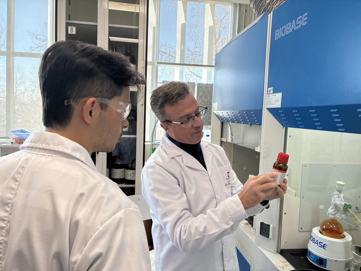 Ponemos nuestras capacidades, infraestructura, equipamiento especializado y experiencia académica al servicio de otros institutos, facultades y programas de la Universidad, promoviendo la colaboración, el intercambio de conocimientos y el desarrollo de proyectos interdisciplinarios. 